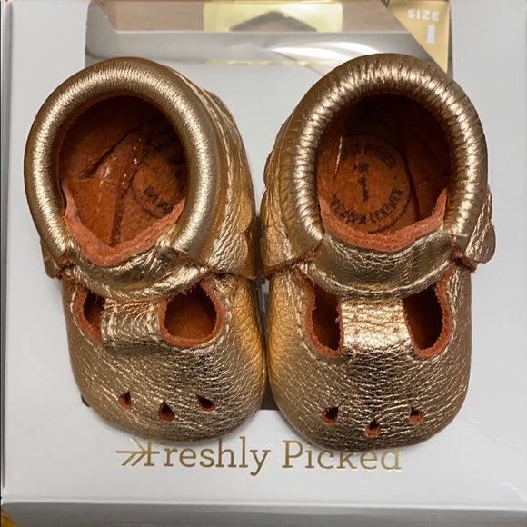 Freshly Picked Mary Jane Baby Moccasin- Rose Gold - Picture 3 of 7